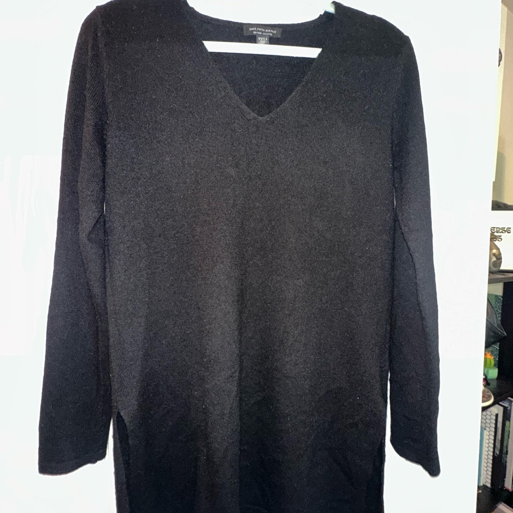 Saks Fifth Avenue 100% Cashmere Classic Black V-Neck Sweater